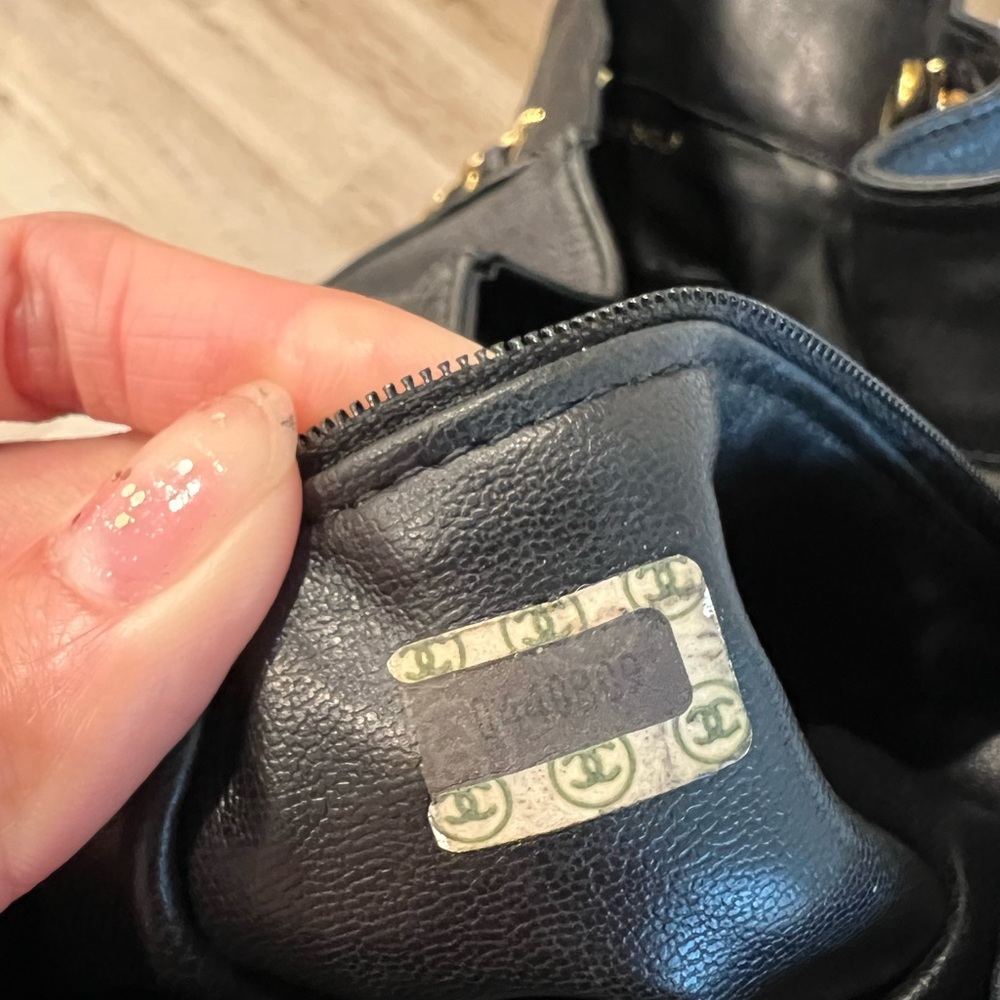 Chanel vintage tote - Picture 9 of 11